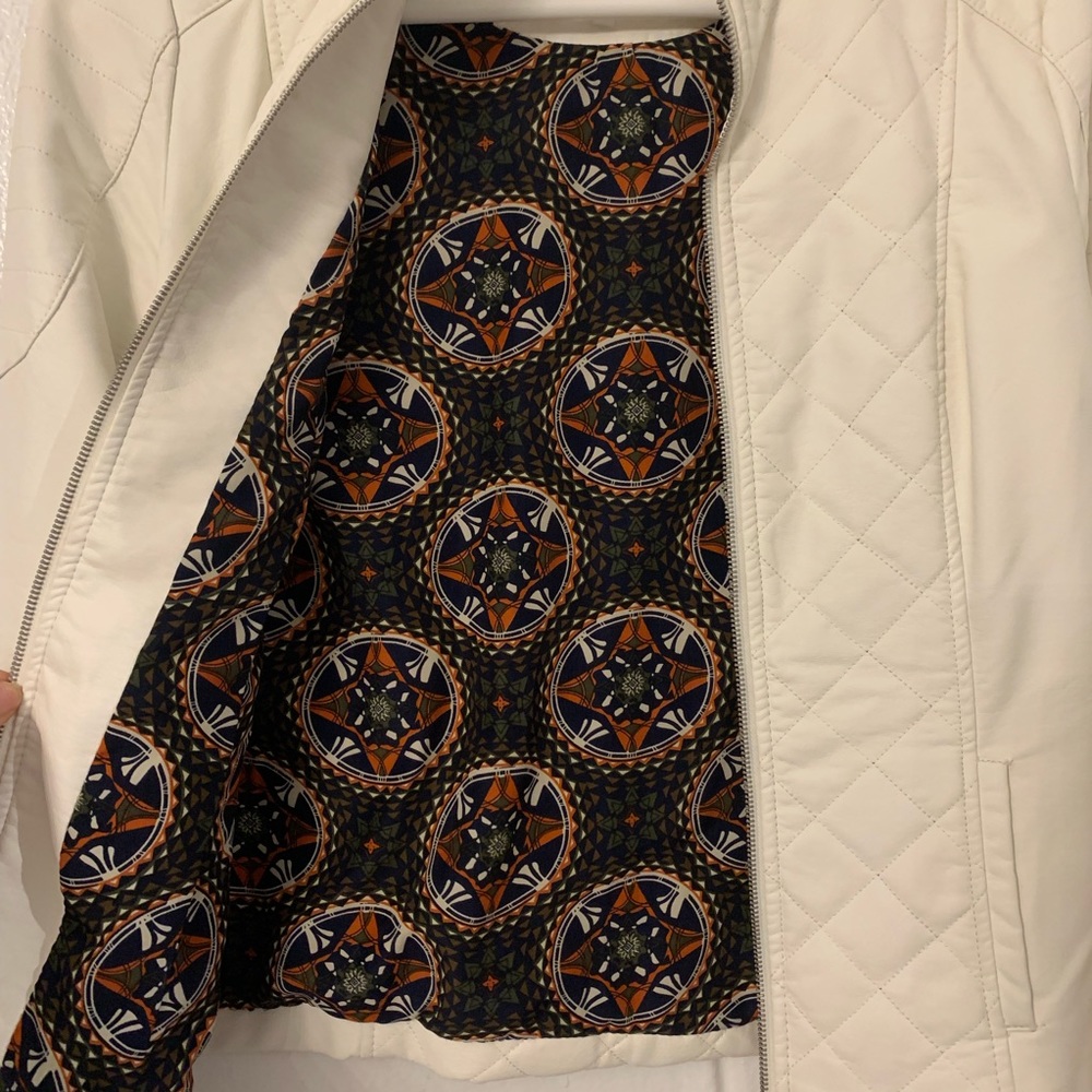 Women’s Jacket - Picture 2 of 3